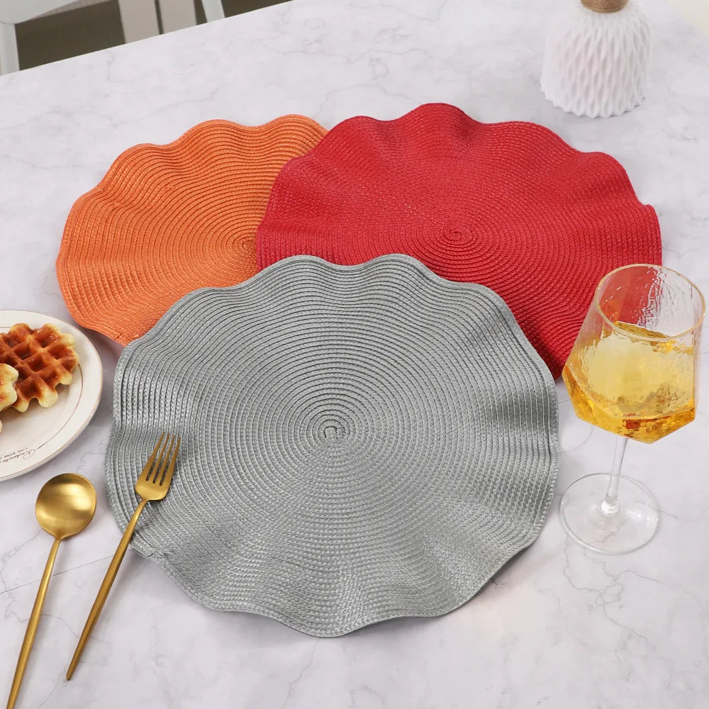 Braided Scallop Edge Placemats – Set of 6 Round 38cm Non-Slip Table Mats with Ripple Design for Dining Decor