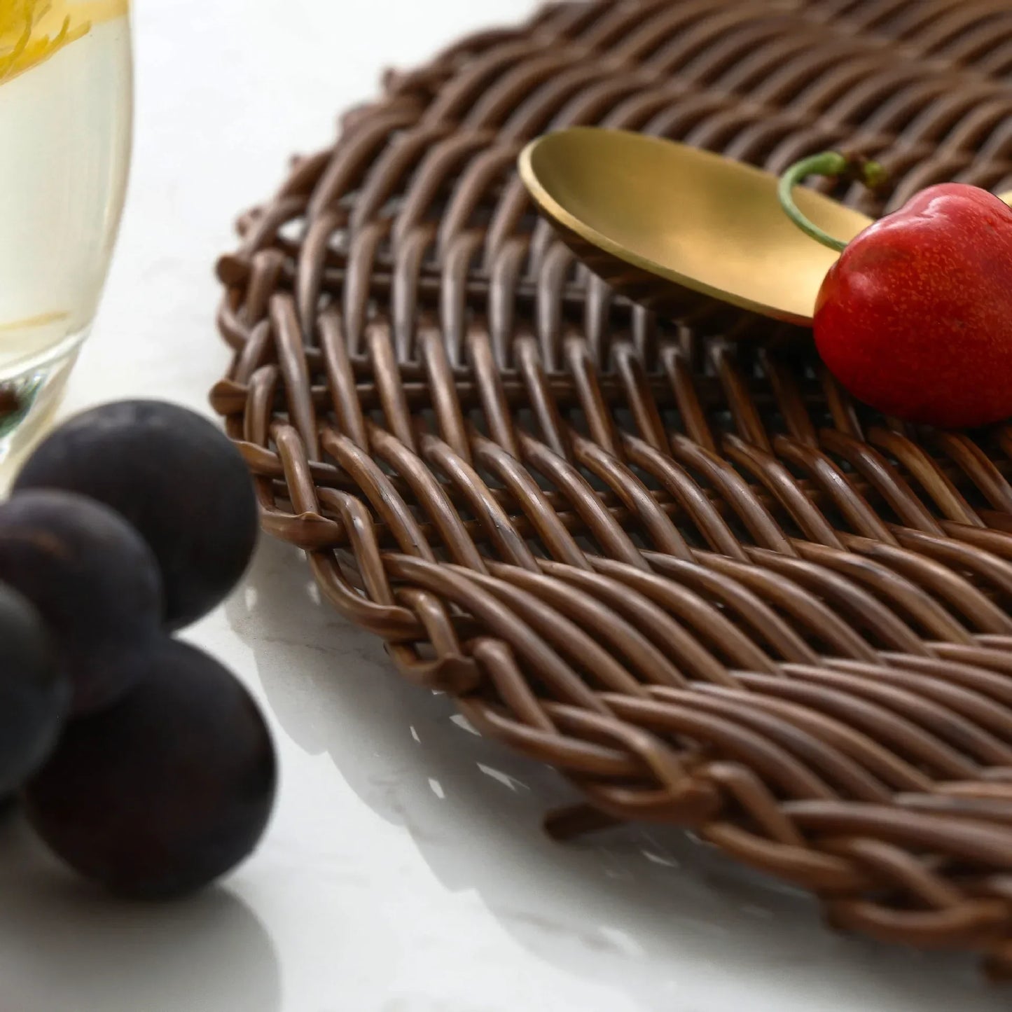 Woven Round Placemat – Natural Heat-Resistant Dining Table Mat for Kitchen or Outdoor Use