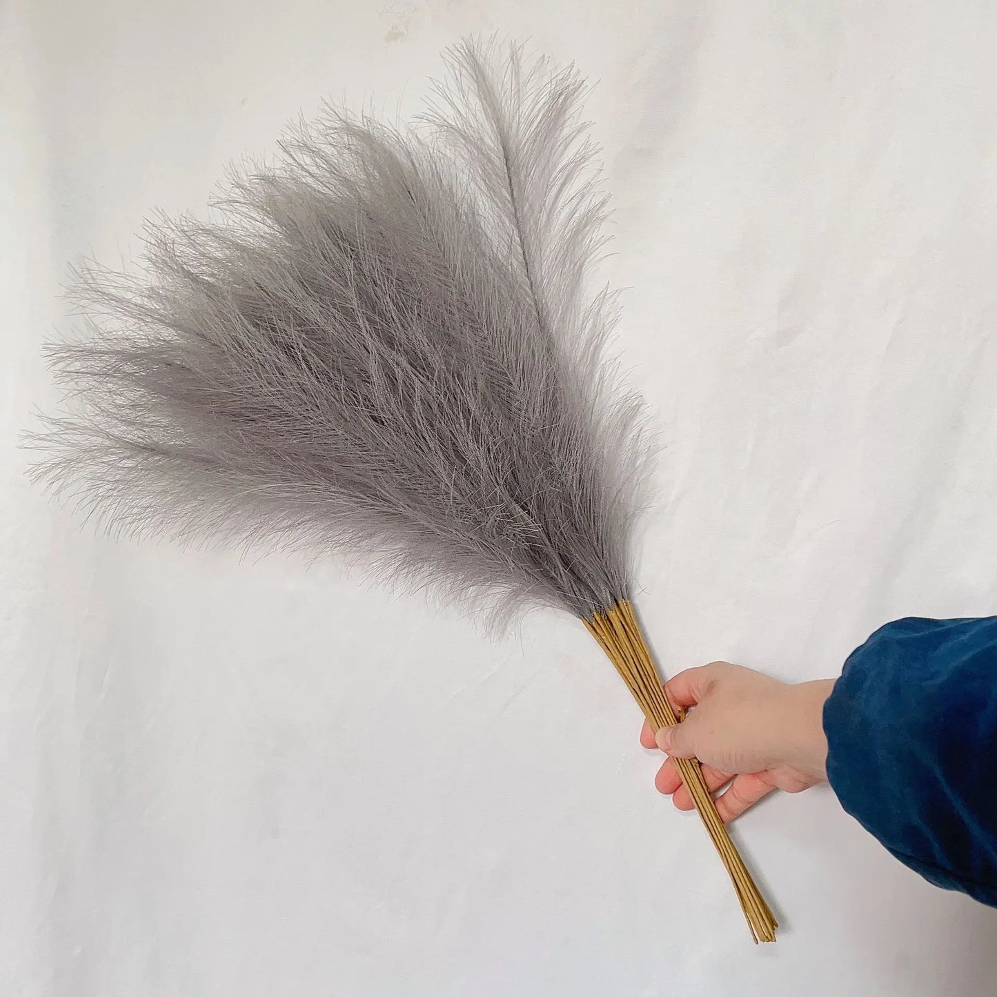 Boho Pampas Grass – 10 Piece Fluffy Reed Stems for Vases, Home Styling & Events