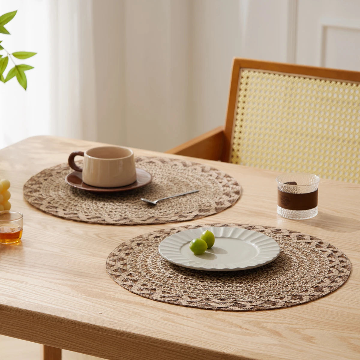 Woven Round Jute Placemats – 4/6 Set Of Rustic Natural Table Mats for Dining and Kitchen Decor