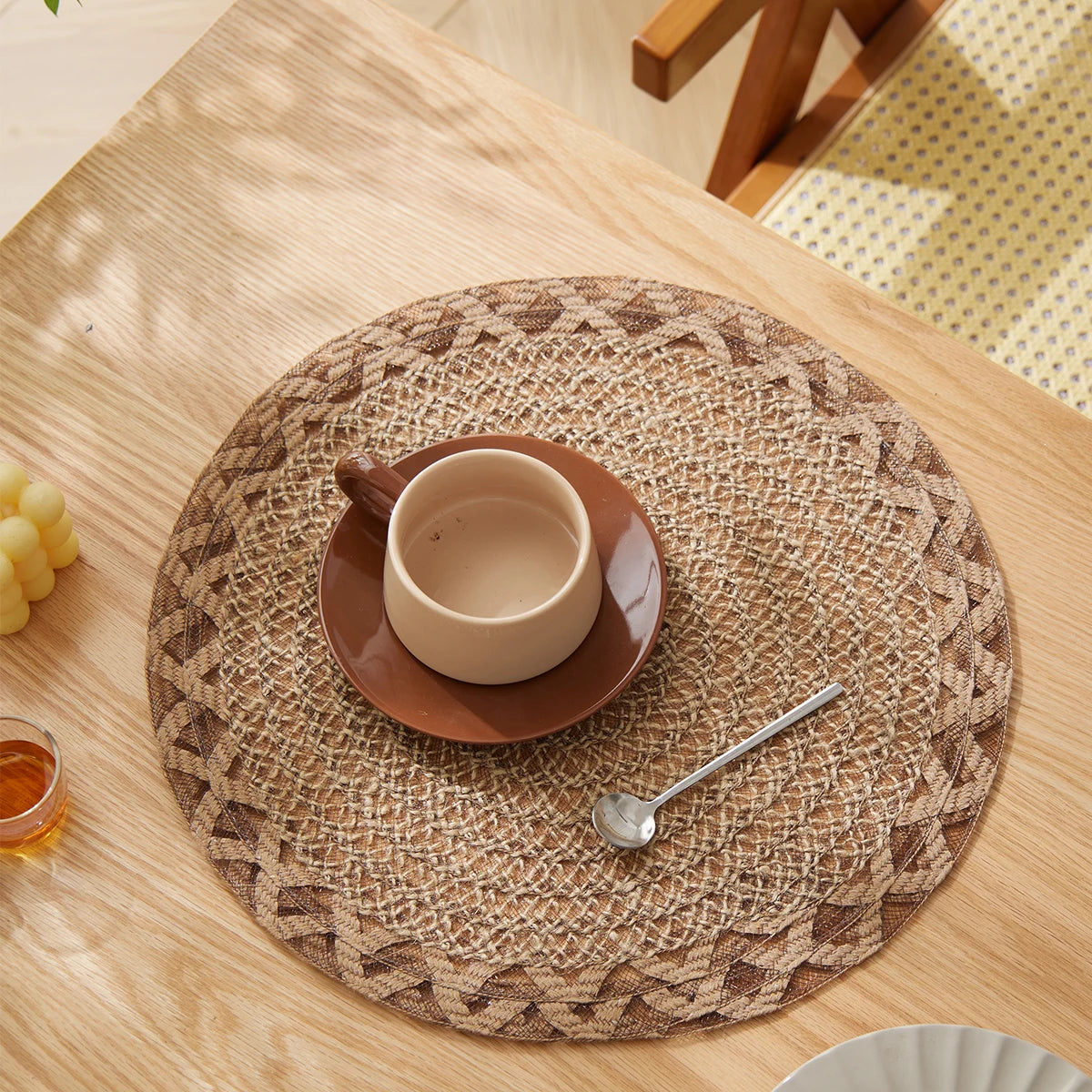 Woven Round Jute Placemats – 4/6 Set Of Rustic Natural Table Mats for Dining and Kitchen Decor