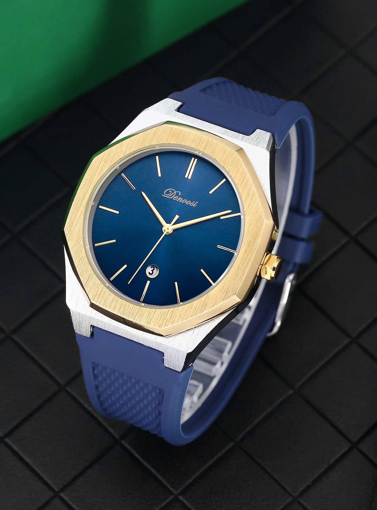 Men's Silicone Strap Watch With Date Display