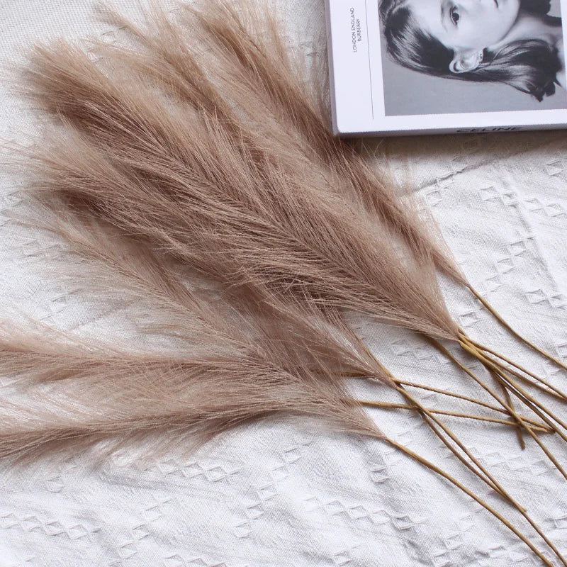 Boho Pampas Grass – 10 Piece Fluffy Reed Stems for Vases, Home Styling & Events