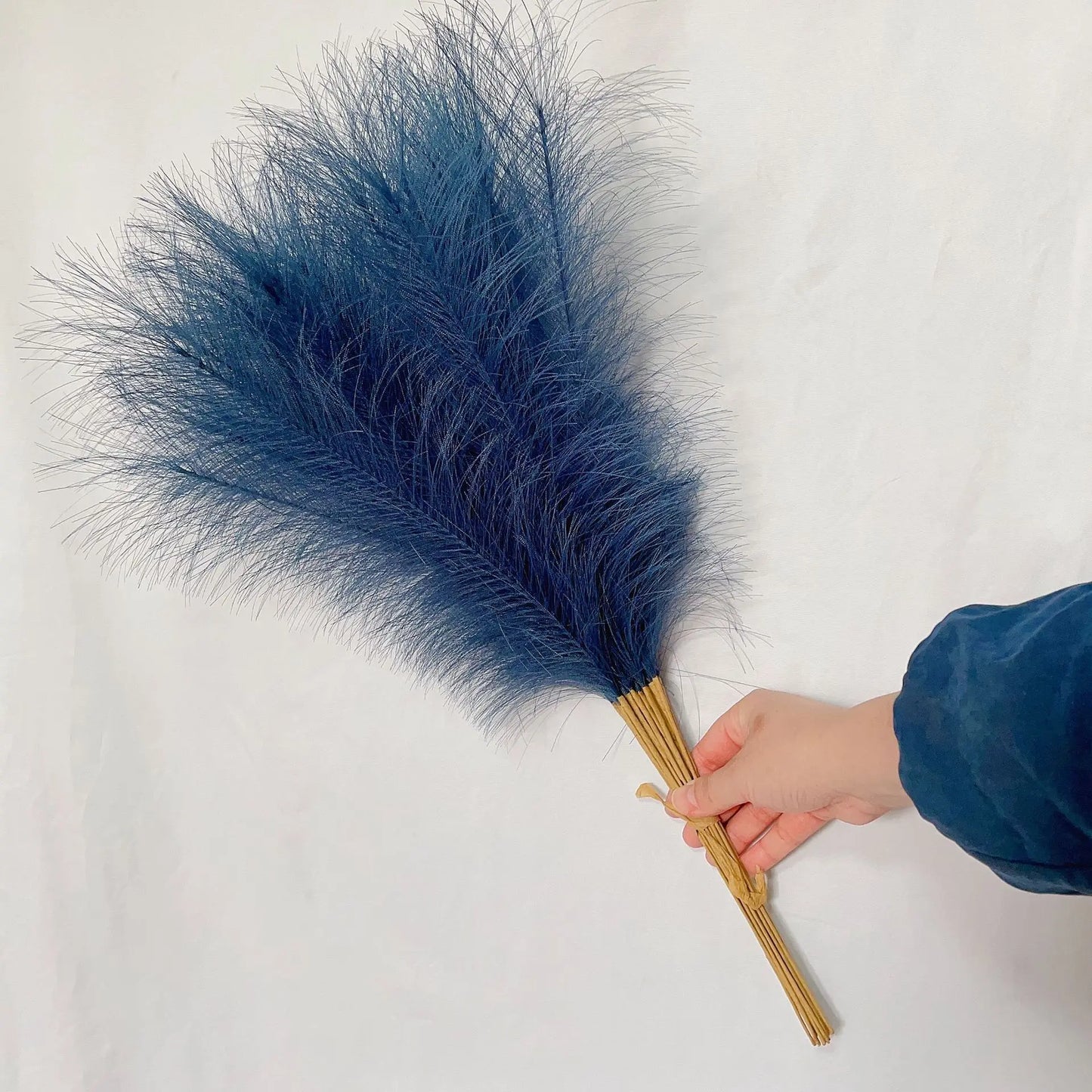 Boho Pampas Grass – 10 Piece Fluffy Reed Stems for Vases, Home Styling & Events