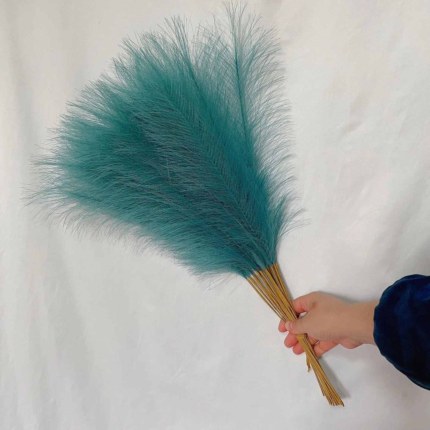 Boho Pampas Grass – 10 Piece Fluffy Reed Stems for Vases, Home Styling & Events