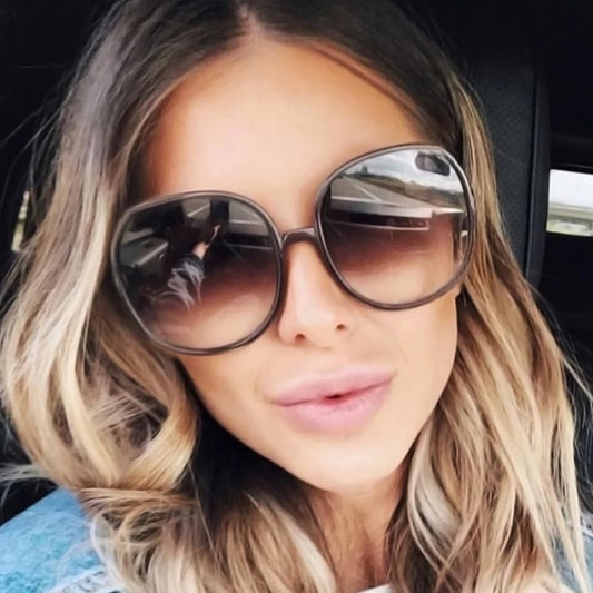 Amaya Oversized Round Sunglasses – Black UV Fashion Eyewear for Women
