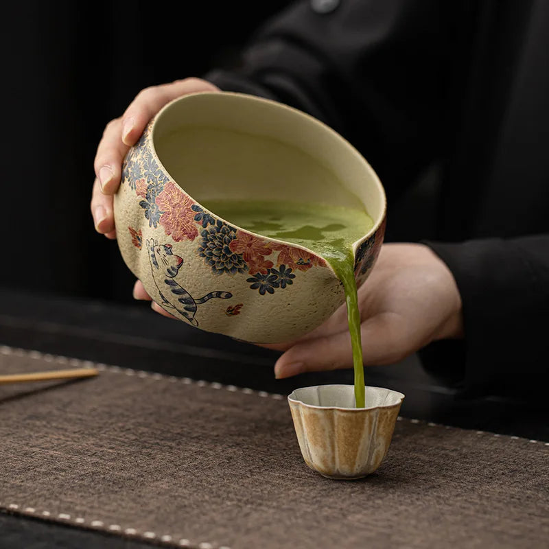 Japanese Matcha Gift Set – 2/4/8 Piece Tea Ceremony Kit with Floral Bowl, Bamboo Whisk & Tools