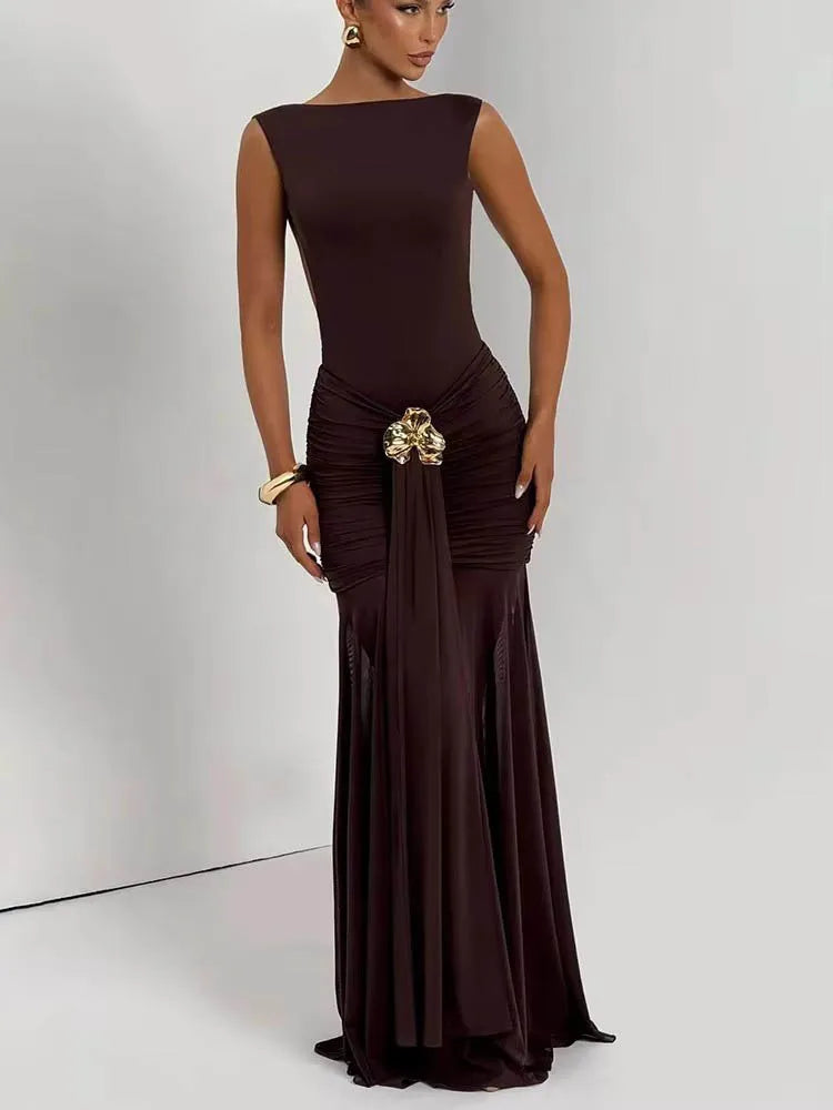 Larena Sleeveless Backless Maxi Dress – Ruched Evening Gown with Brooch Detail for Partywear & Formal Events