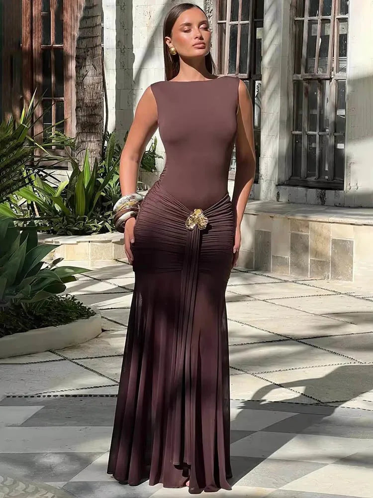 Larena Sleeveless Backless Maxi Dress – Ruched Evening Gown with Brooch Detail for Partywear & Formal Events