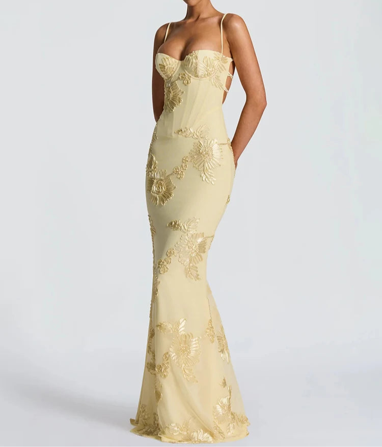 Zirelle Appliqué Lace-Up Maxi Dress – Sculpted Backless Bodycon Evening Gown for Formal Events & Wedding Guests