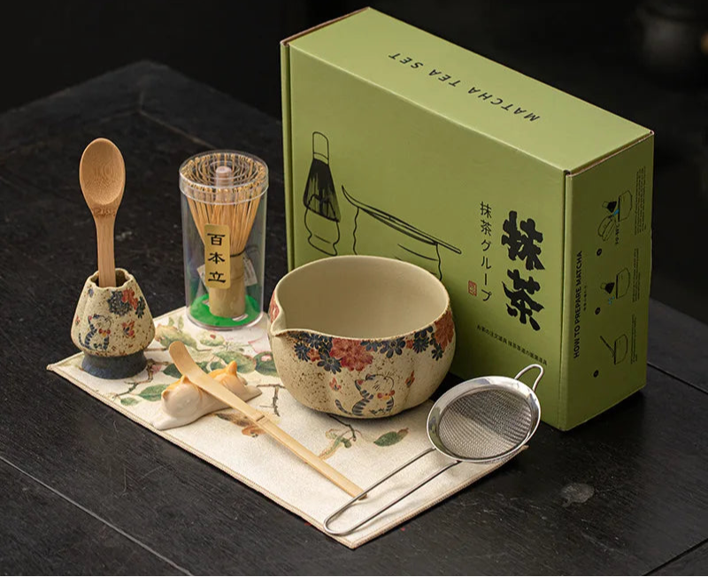 Japanese Matcha Gift Set – 2/4/8 Piece Tea Ceremony Kit with Floral Bowl, Bamboo Whisk & Tools