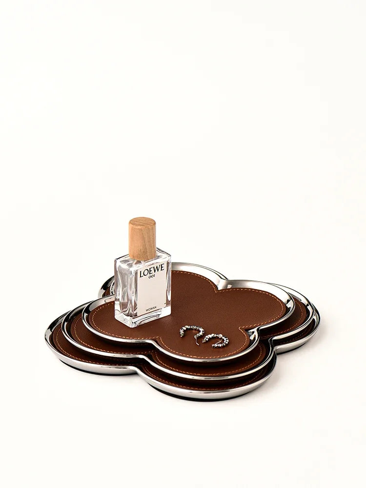 Luxury Clover Leather Tray – Decorative Organiser for Jewellery, Keys & Desk Accessories in Gold & Silver