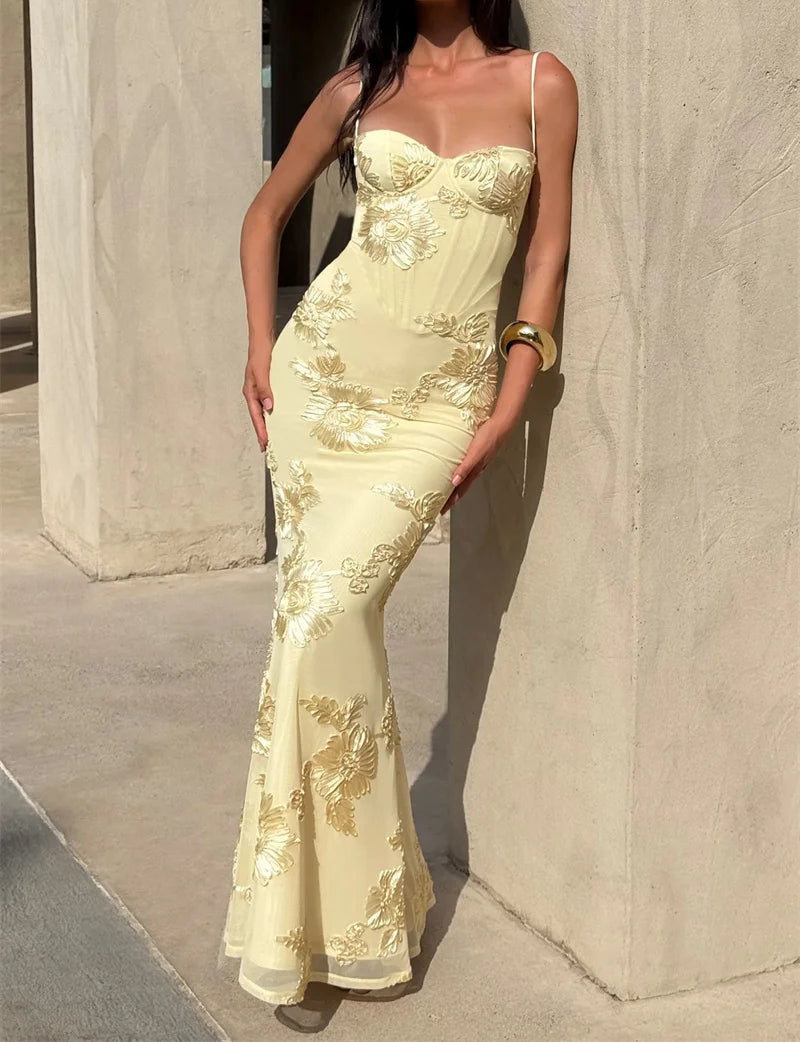 Zirelle Appliqué Lace-Up Maxi Dress – Sculpted Backless Bodycon Evening Gown for Formal Events & Wedding Guests