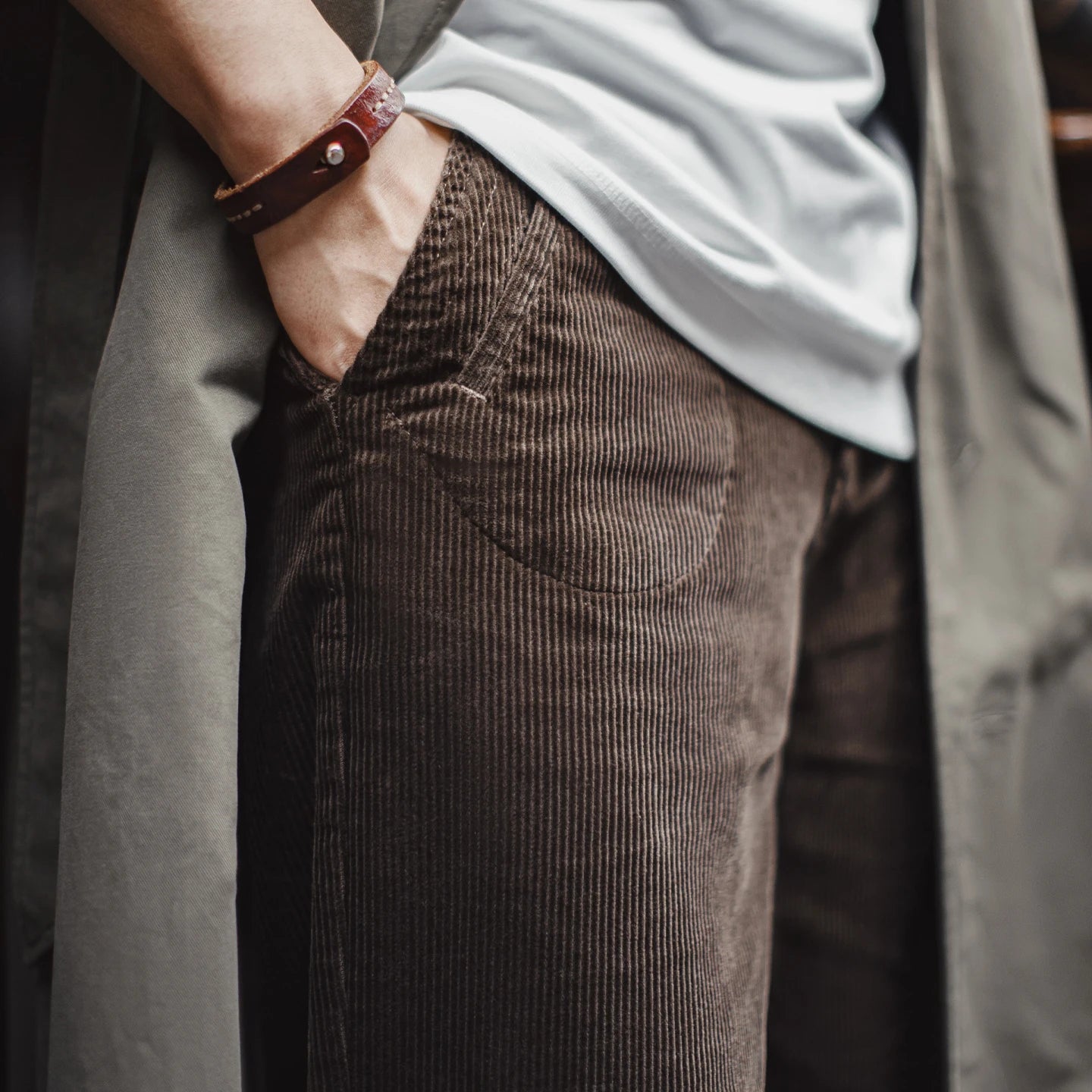 Ashcroft Corduroy Cargo Trousers – Straight Leg Men’s Cord Trousers in 100% Cotton