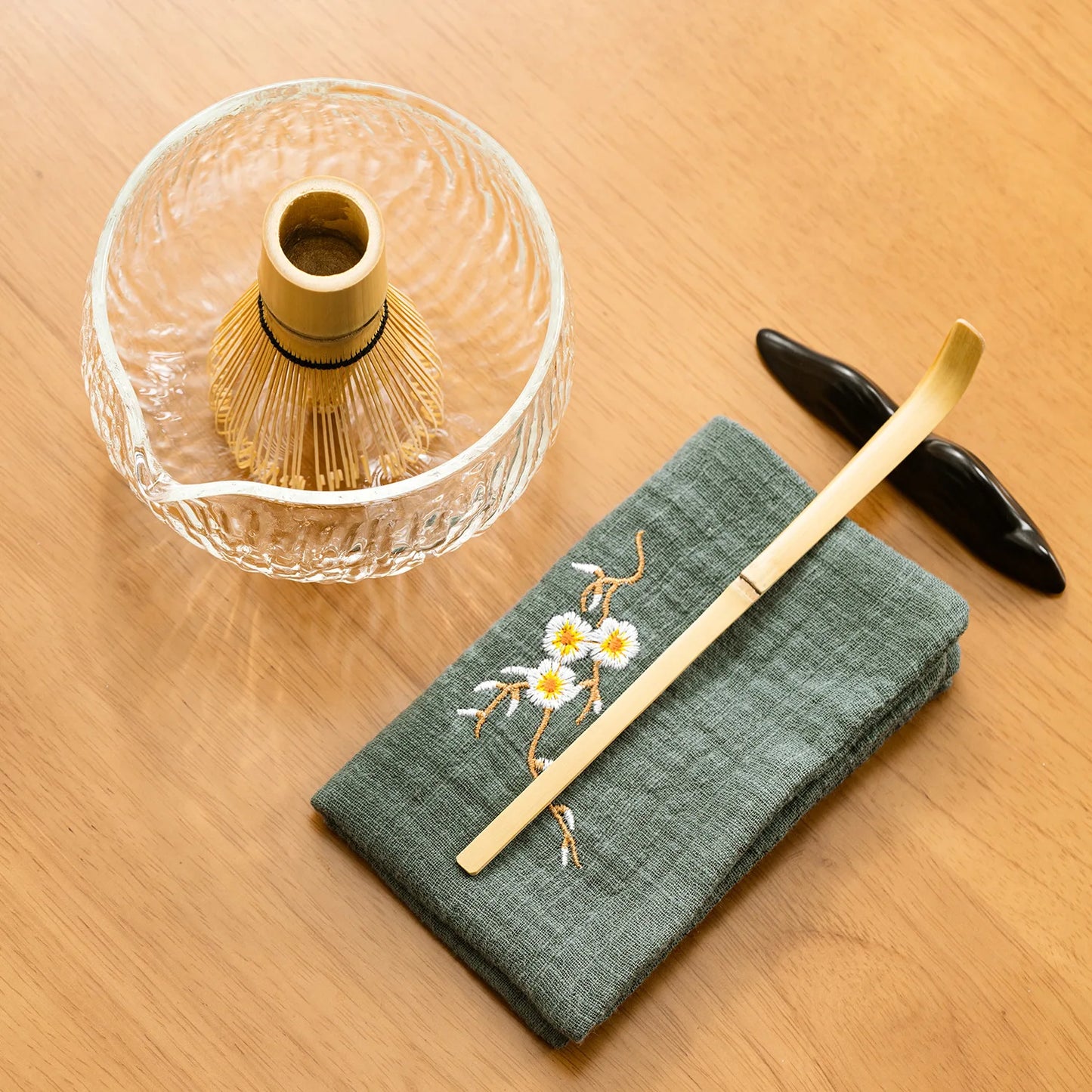 Kōrin Glass Matcha Tea Set – 7 Piece Matcha Bowl Set with Bamboo Whisk, Scoop, Strainer and Holder