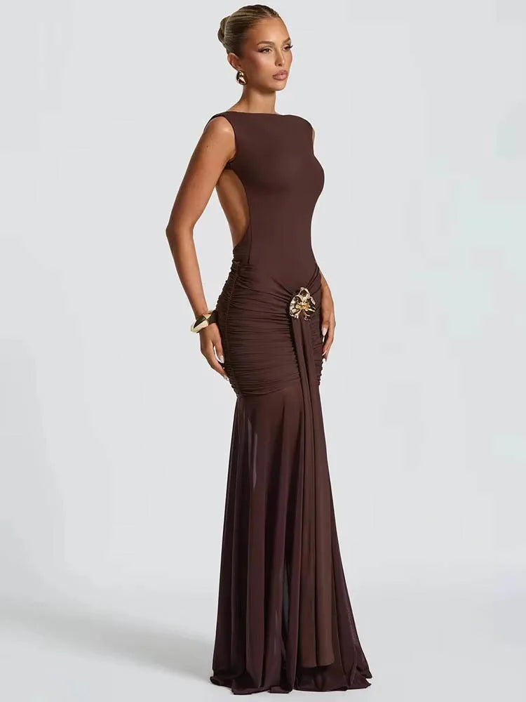 Larena Sleeveless Backless Maxi Dress – Ruched Evening Gown with Brooch Detail for Partywear & Formal Events