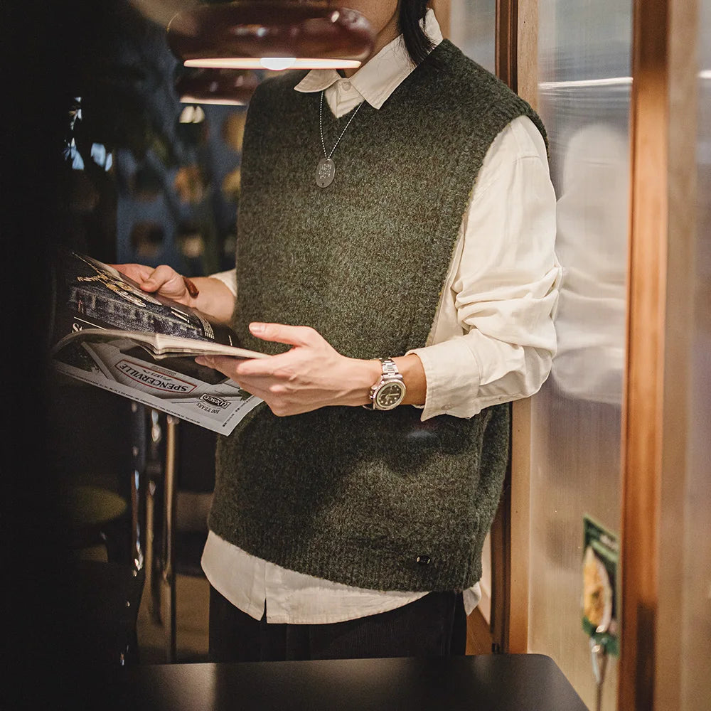 Ashwyn V-Neck Knitted Vest – Men’s Sleeveless Pullover Knitwear Jumper for Autumn Layering