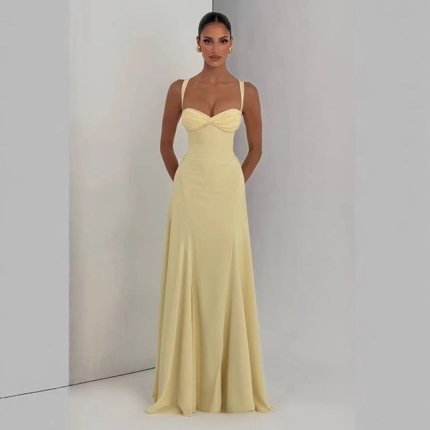 Zavelle Strappy Maxi Dress – Sweetheart Neckline Backless Yellow Occasion Dress